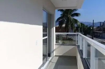Triplex sobrado de condomínio com piscina, 02 dorms, pertinho da praia!!