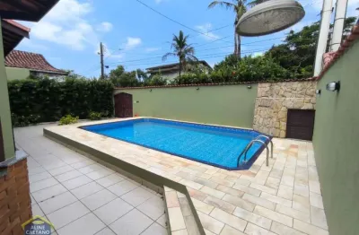 Oportunidade!! Casa com piscina,03 dorms, pertinho da praia!!