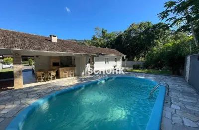 Casa com 3 dormitórios à venda, 224 m² por r$ 1.100.000,00 - centro - pomerode/sc