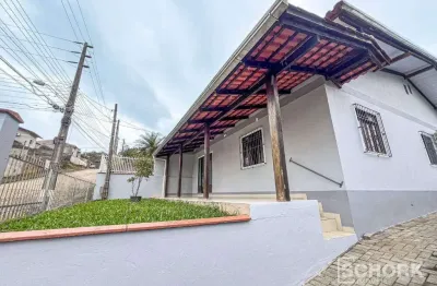 Casa com 3 dormitórios à venda, 130 m² por r$ 620.000,00 - itoupava central - blumenau/sc