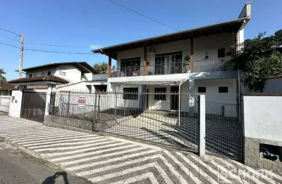 Casa com 3 dormitórios à venda, 448 m² por r$ 650.000,00 - itoupava central - blumenau/sc