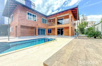 Casa com 5 dormitórios à venda, 388 m² por r$ 1.950.000,00 - garcia - blumenau/sc