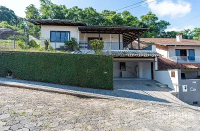 Casa com 4 dormitórios à venda, 235 m² por R$ 750.000,00 - Escola Agrícola - Blumenau/SC