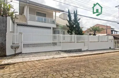 Casa com 3 dormitórios à venda, 260 m² por r$ 1.250.000,00 - fortaleza - blumenau/sc