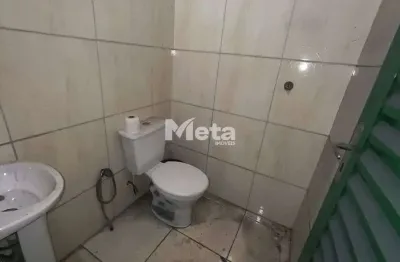 Barracão / galpão / depósito para alugar no osvaldo rezende, uberlândia  por r$ 8.000