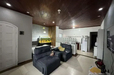 Casa à venda em mongaguá, jd aguapehu, com 2 quartos, com 109.48 m²