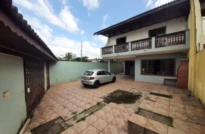 Sobrado à venda em mongaguá, agenor de campos, com 2 suítes, com 311.52 m²