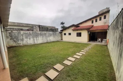Casa à venda em mongaguá, vila oceanopolis, com 2 suítes, com 130.63 m²