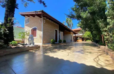 Sobrado à venda em Mongaguá, Flórida Mirim, com 2 suítes, com 176 m²