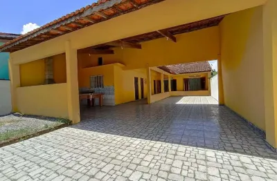 Casa à venda em mongaguá a 400m da praia – 2 dormitórios, quintal amplo e churrasqueira