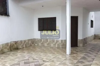 Casa à venda em itanhaém no bairro savoy | 2 dormitórios, 4 vagas, próxima à praia e ao centro