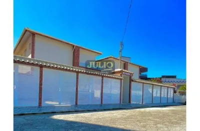 Sobrado à venda em mongaguá, plataforma i, com 2 suítes, com 110 m²