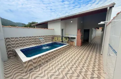 Casa nova com piscina e churrasqueira, 10 minutos do centro de itanhaém, apenas r$ 339.900,00