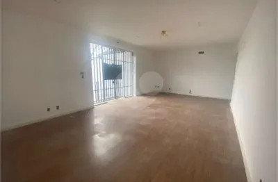 Casa com 4 quartos para locação em jardim messina - sp