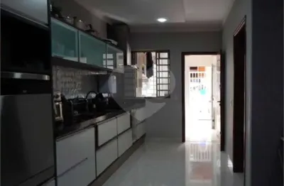 Casa com 3 quartos à venda na Rachid Jorge Cury, Jardim do Lago, Jundiaí