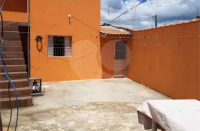 Casa à venda na Rua das Margaridas, Chácaras Fernão Dias, Atibaia