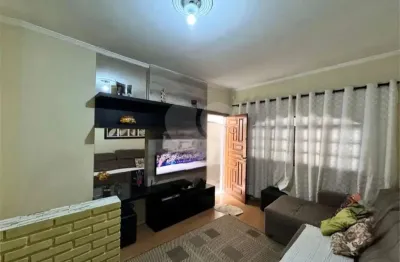 Casa com 3 quartos à venda na Guaxupé, Jardim Estádio, Jundiaí