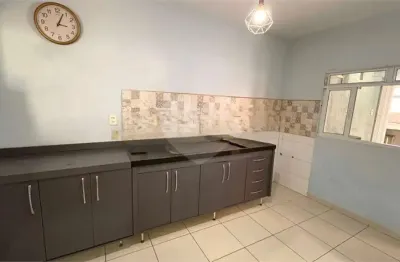 Casa com 2 quartos para alugar na Central, Vila Santa Terezinha, Várzea Paulista