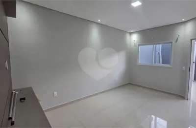 Casa com 2 quartos para locação em residencial santa giovana - sp