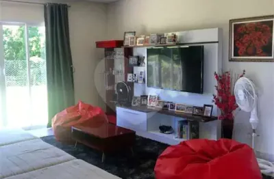 Condomínio com 3 quartos à venda em colinas de inhandjara - sp