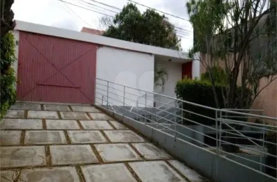 Casa com 4 quartos à venda ou para locação em centro - sp
