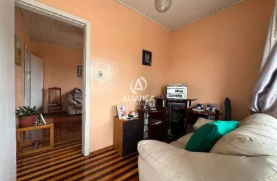 Casa mobiliada
3 dormitórios 
2 salas 
1 cozinha 
1 banheiro 
1 area d