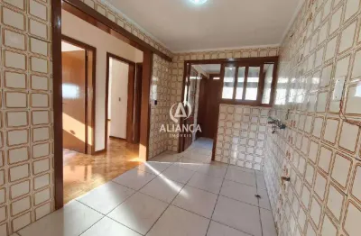 3 dormitórios
1 sala
1 cozinha
1 banheiro
1 lavabo
1 area de serviço
1