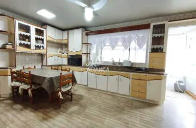 Apartamento mobiliado
4 dormitórios
sala de estar e jantar integradas