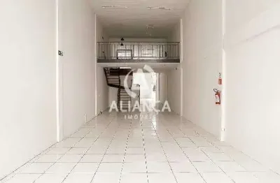 Sala térrea co mezanino
área privativa: +/- 300,00 m².
2 banheiros,