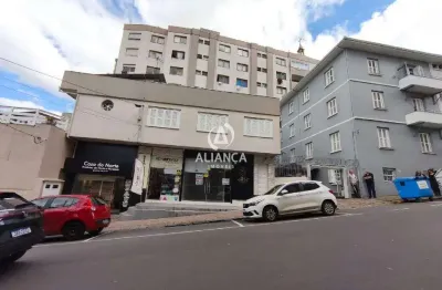 Sala no centro da cidade, semi mobiliada
térrea
1 cozinha
1 banheiro
á