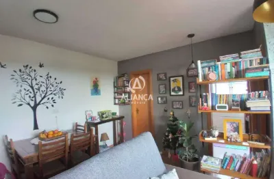 Apartamento semi mobiliado, só fica no imóvel os móveis fixo da cozinh