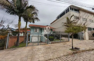 Casa semi mobiliada
5 dormitórios, sendo uma suite
2 salas
2 cozinhas