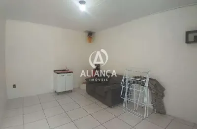 CASA PARTE SUPERIOR SEMI MOBILIADA
2 Dormitórios
1 Sala
1 Cozinha
1 Ba