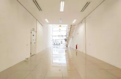 SALA COMERCIAL TERREA COM MEZANINO 
Área privativa: 164,00 m². (TERREO