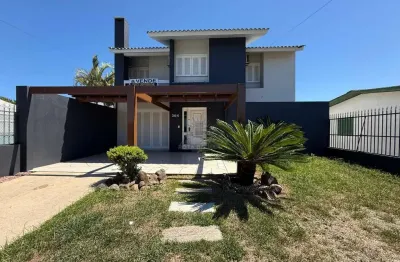 Oportunidade Exclusiva – Casa com piscina e suíte perto da praia. Pagamento faci