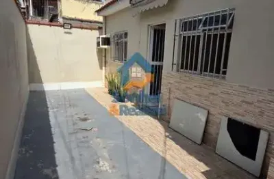 Casa com 1 quarto à venda na rua santa rita de cássia, 114, marechal hermes, rio de janeiro por r$ 200.000