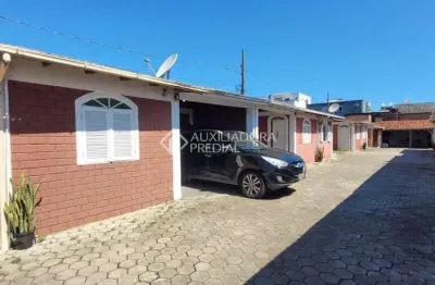 Casa em condomínio fechado com 1 quarto à venda na rua intendente joão nunes vieira, 262, ingleses do rio vermelho, florianópolis, 40 m2 por r$ 290.000
