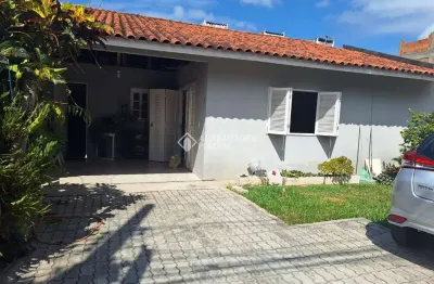 Casa com 3 quartos à venda na servidão tropicanas, 15, são joão do rio vermelho, florianópolis, 100 m2 por r$ 390.000