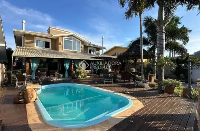 Casa em condomínio fechado com 4 quartos à venda na rua stella mares, 409, ingleses do rio vermelho, florianópolis, 355 m2 por r$ 2.490.000