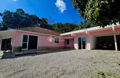 Casa com 3 quartos à venda na Estrada Anarolina Silveira Santos, 776, Vargem do Bom Jesus, Florianópolis, 200 m2 por R$ 620.000