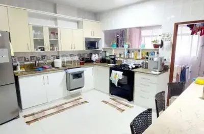 Belíssimo apartamento com planejados à venda nos Cavaleiros Macaé RJ