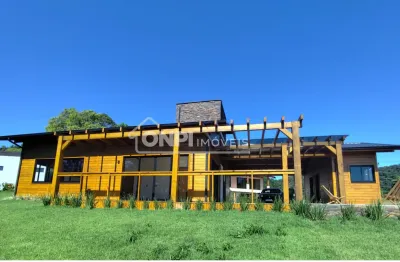 Imóvel de alto padrão em condomínio residencial / Rancho Queimado