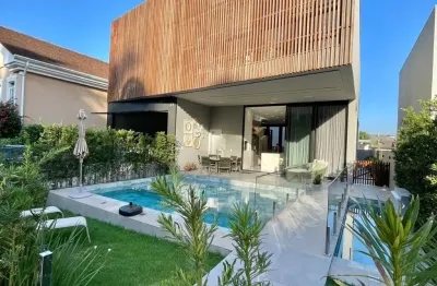 Casa em condomínio fechado com 4 quartos à venda na Rua Aqueduto, 325, Estados, Balneário Camboriú