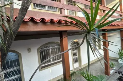 Maravilhosa casa triplex para alugar em ramos, um paraíso no bairro