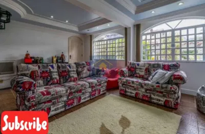Casa em condomínio com 5 quartos sendo 1 suíte e 2 vagas na taquara