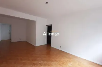 Apartamento com 2 quartos para alugar na rua doutor florêncio ygartua, 200, moinhos de vento, porto alegre por r$ 1.800