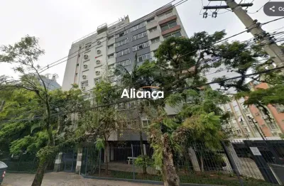Apartamento com 3 quartos para alugar na rua doutor timóteo, 600, floresta, porto alegre por r$ 5.500