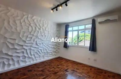 Apartamento com 2 quartos para alugar na rua vítor meireles, 40, rio branco, porto alegre por r$ 2.350