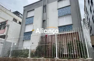 Apartamento com 2 quartos para alugar na rua castro alves, 1073, rio branco, porto alegre por r$ 3.250