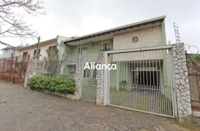 Casa com 4 quartos para alugar na rua guilherme alves, 1547, partenon, porto alegre por r$ 8.000